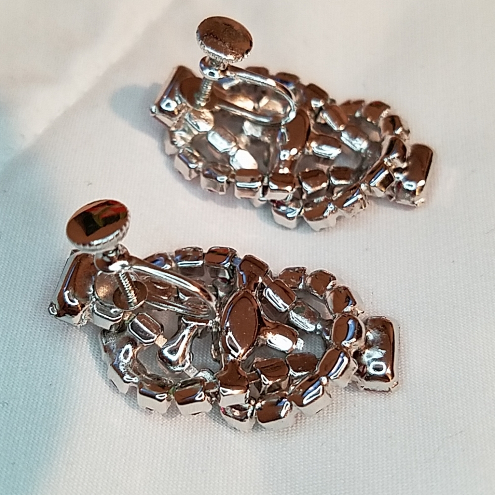 Vintage Rhinestone Jewelry - Picture 6 of 8